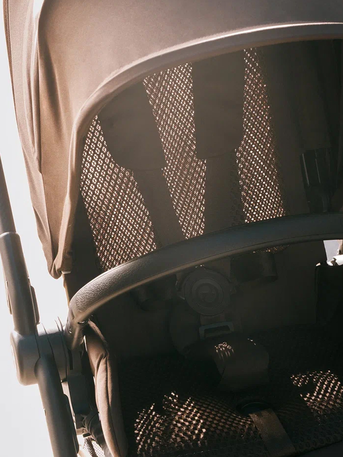 Коляска прогулочная Cybex Melio с дождевиком и бампером