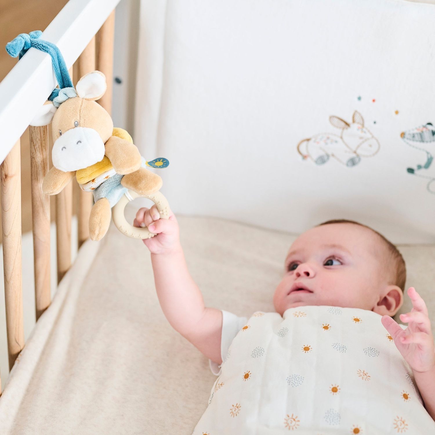 Игрушка мягкая Nattou Soft toy FELIX & LEO Ослик с вибрацией 595254