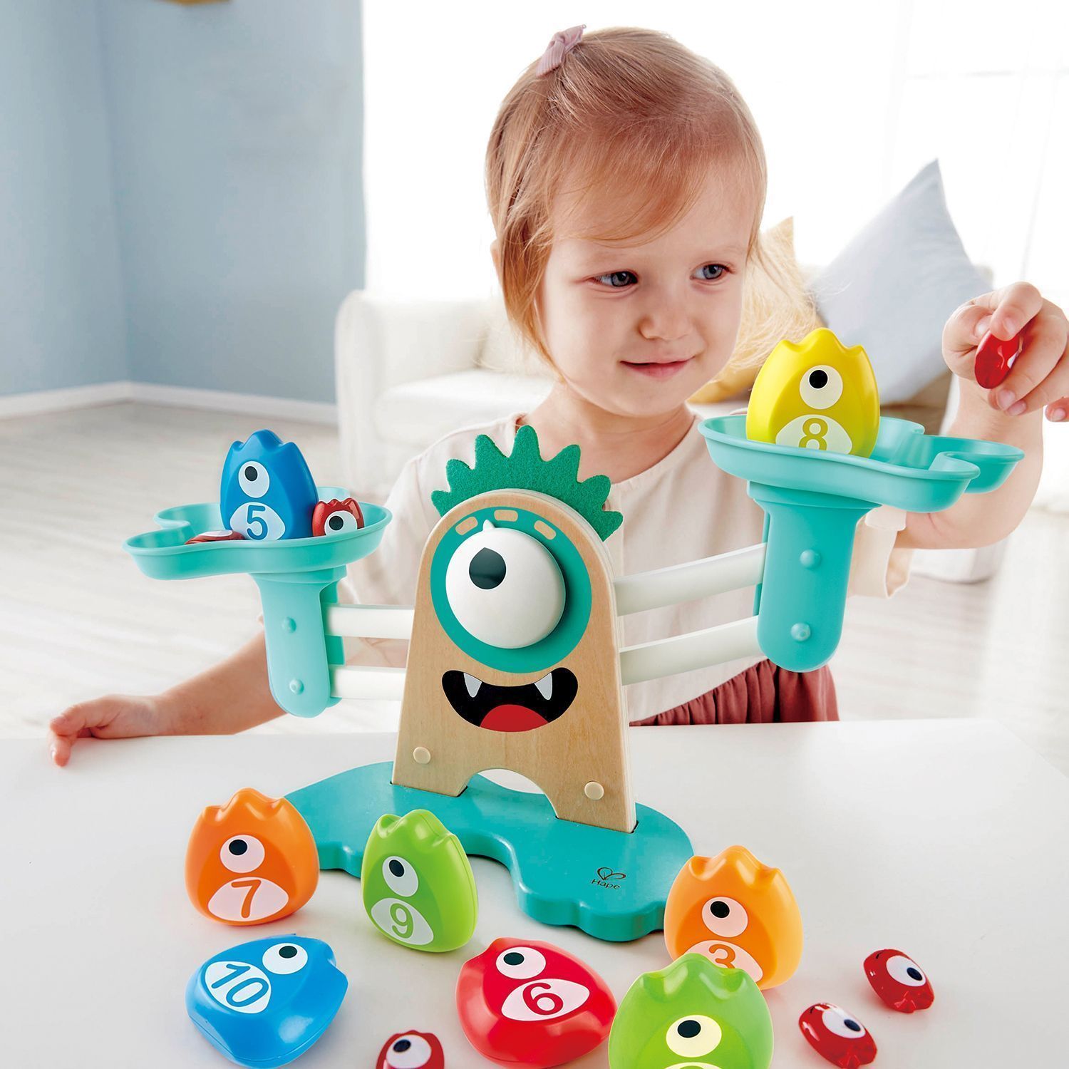 Игрушечные весы Hape «Монстрики»