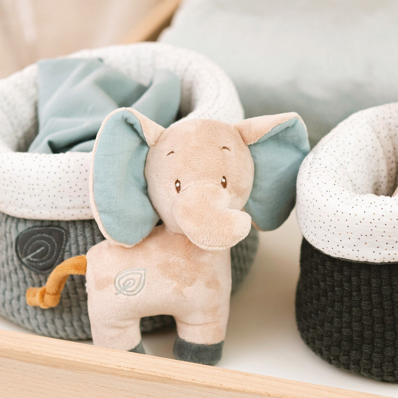 Игрушка мягкая Nattou Rattle Luna & Axel Слоник 748186