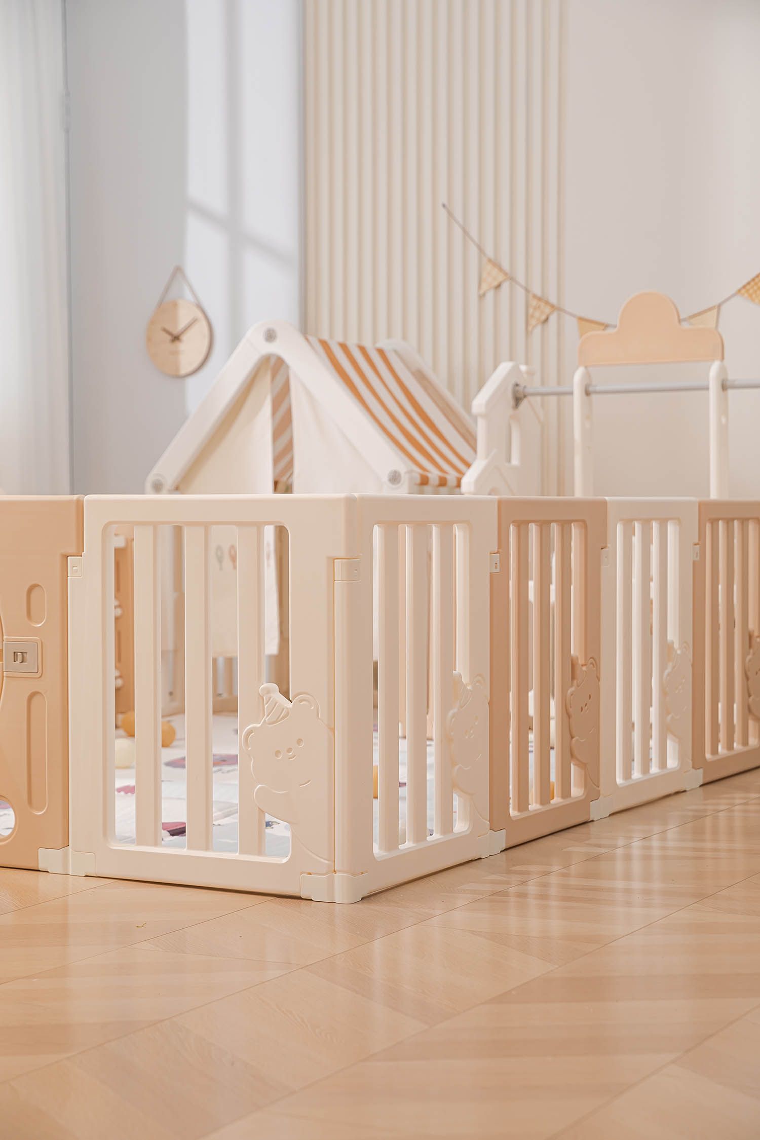 Манеж UNIX Kids DeLuxe House&Storage Camel 180x200см с игровым домиком, баскетбольной стойкой, доской для рисования, качелями + место для хранения игрушек PPLXSWHS200WC