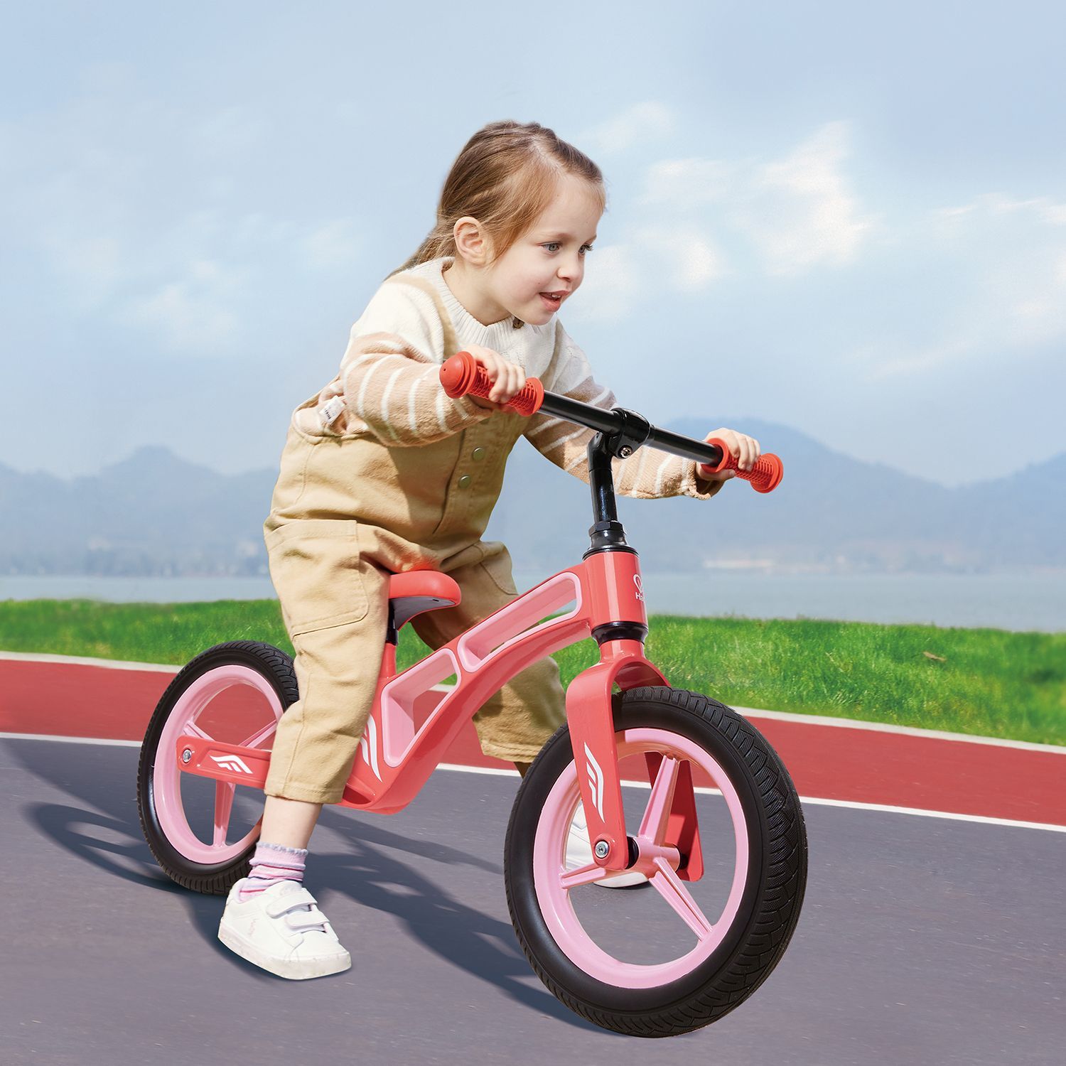 Беговел HAPE New Explorer розовый E8653_HP