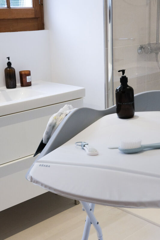 База-подставка для детской ванночки Beaba Camele'o Bath