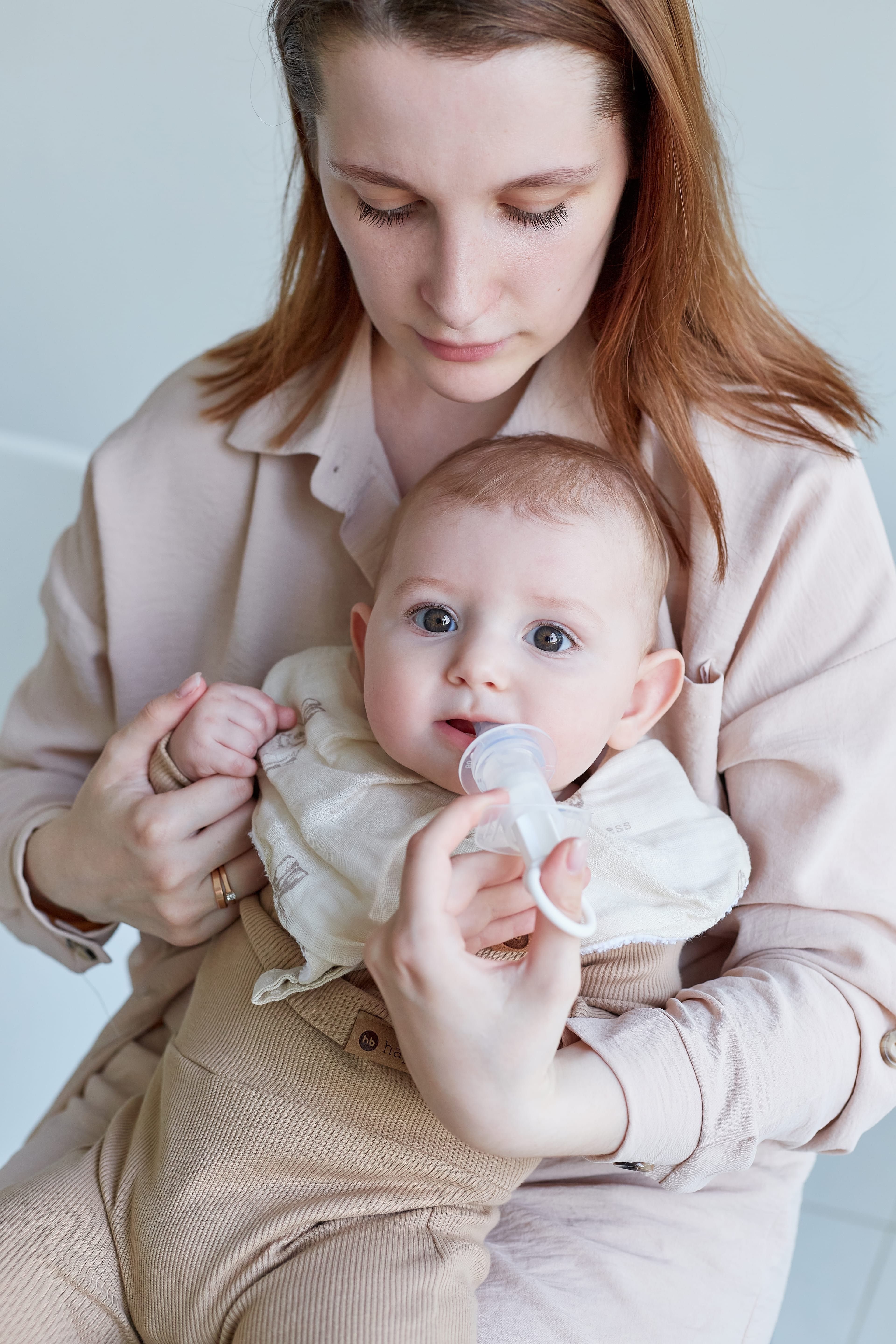 Дозатор Happy Baby с мерным стаканчиком-колпачком 17009