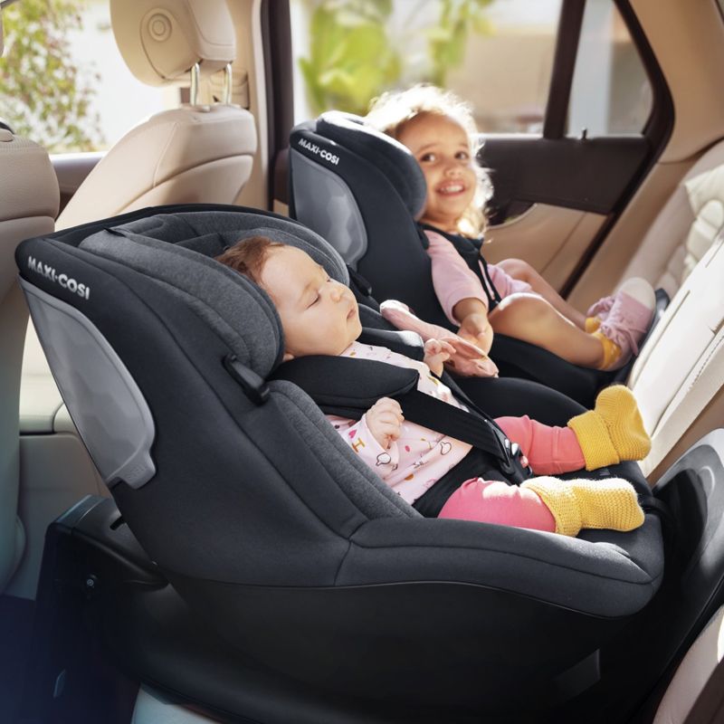 Автокресла Maxi-Cosi 0+/0+/1 и 0+/1/2: сравниваем, выбираем