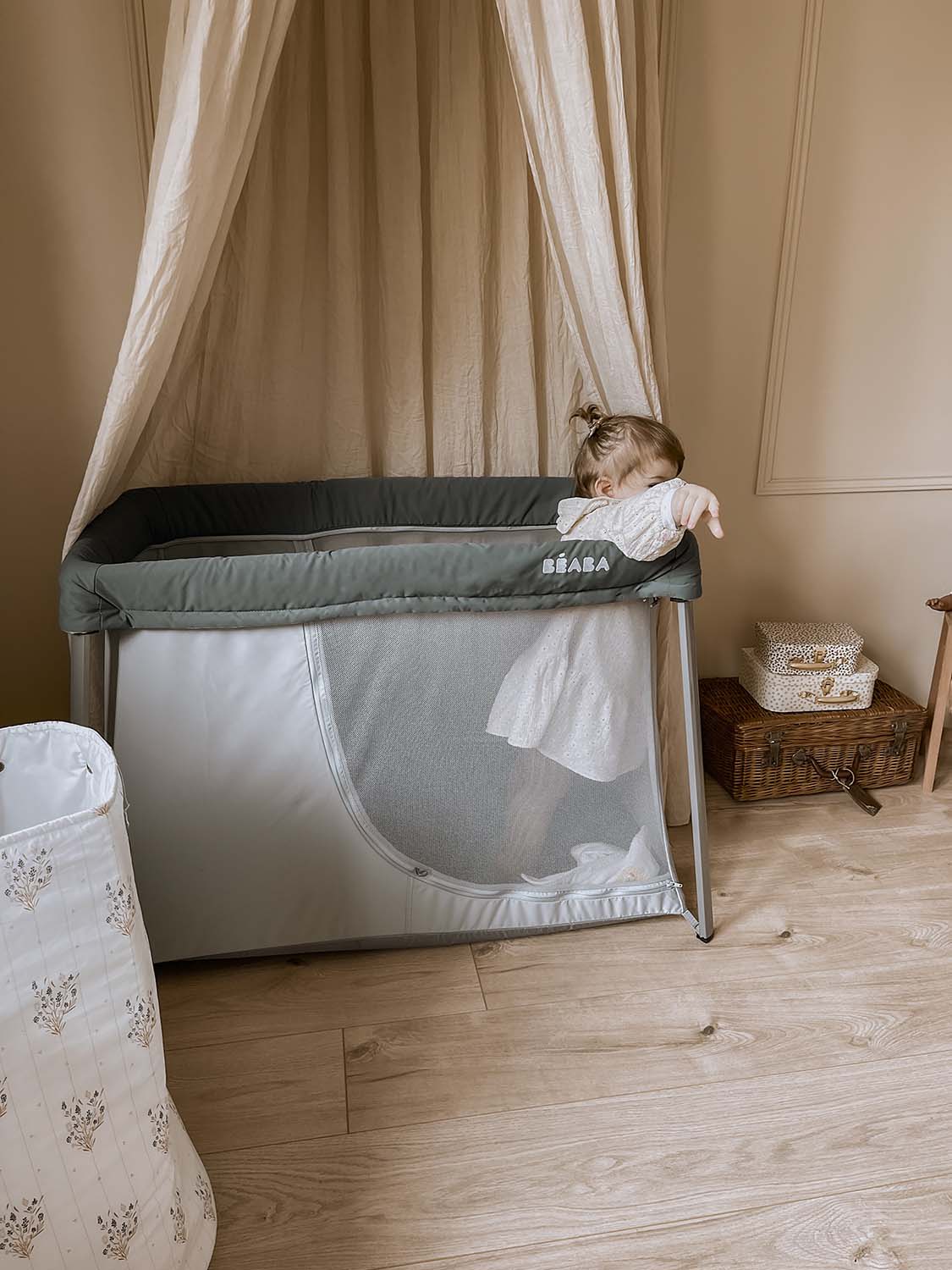 Люлька-кроватка-манеж Beaba 3 в1 Lit Parapluie 946001