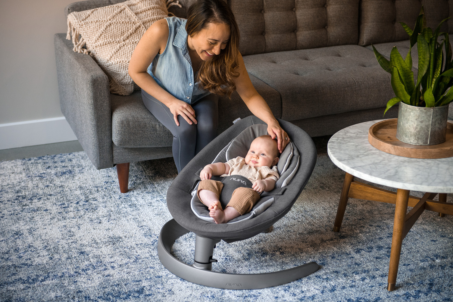 Шезлонг Nuna LEAF GROW