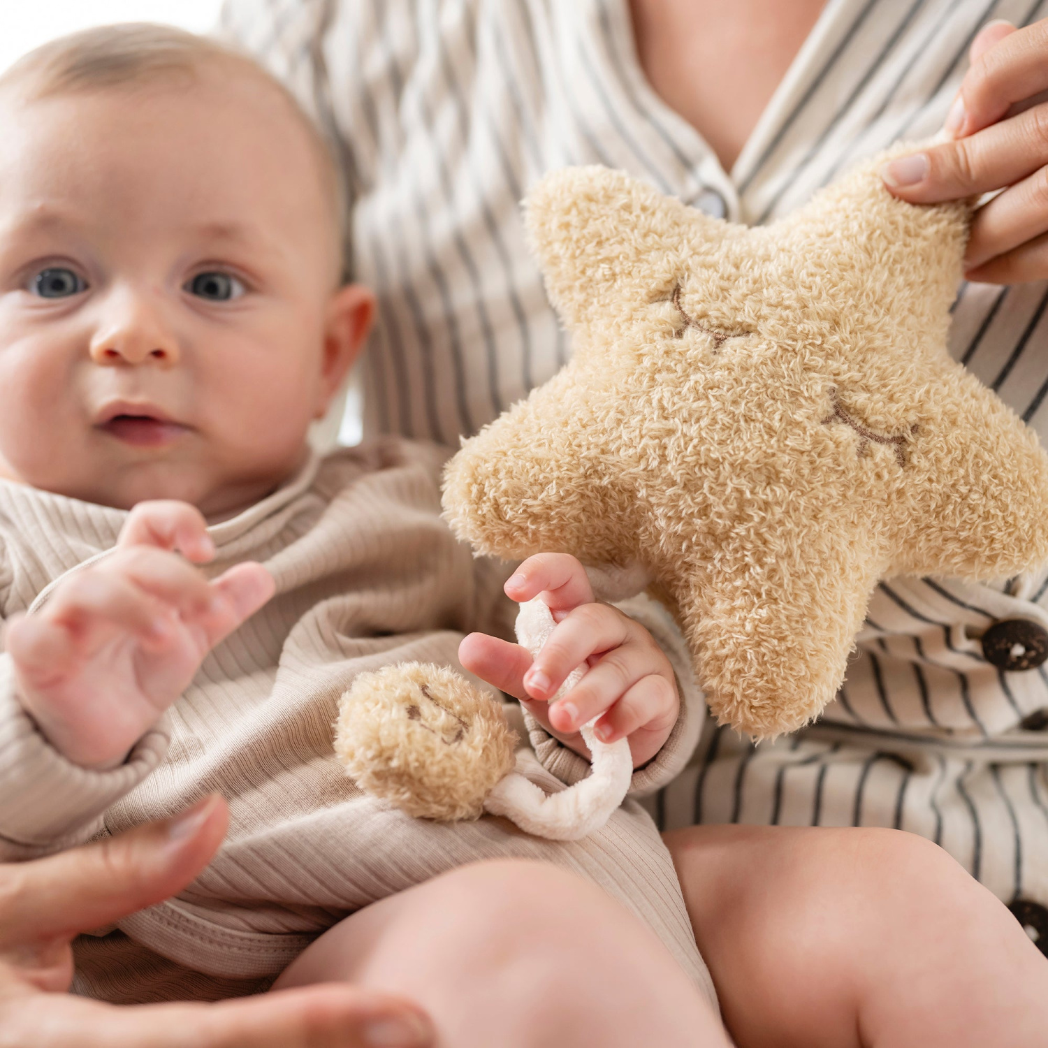 Игрушка мягкая Nattou Musical Soft toy TEDDY Звездочка музыкальная 856140