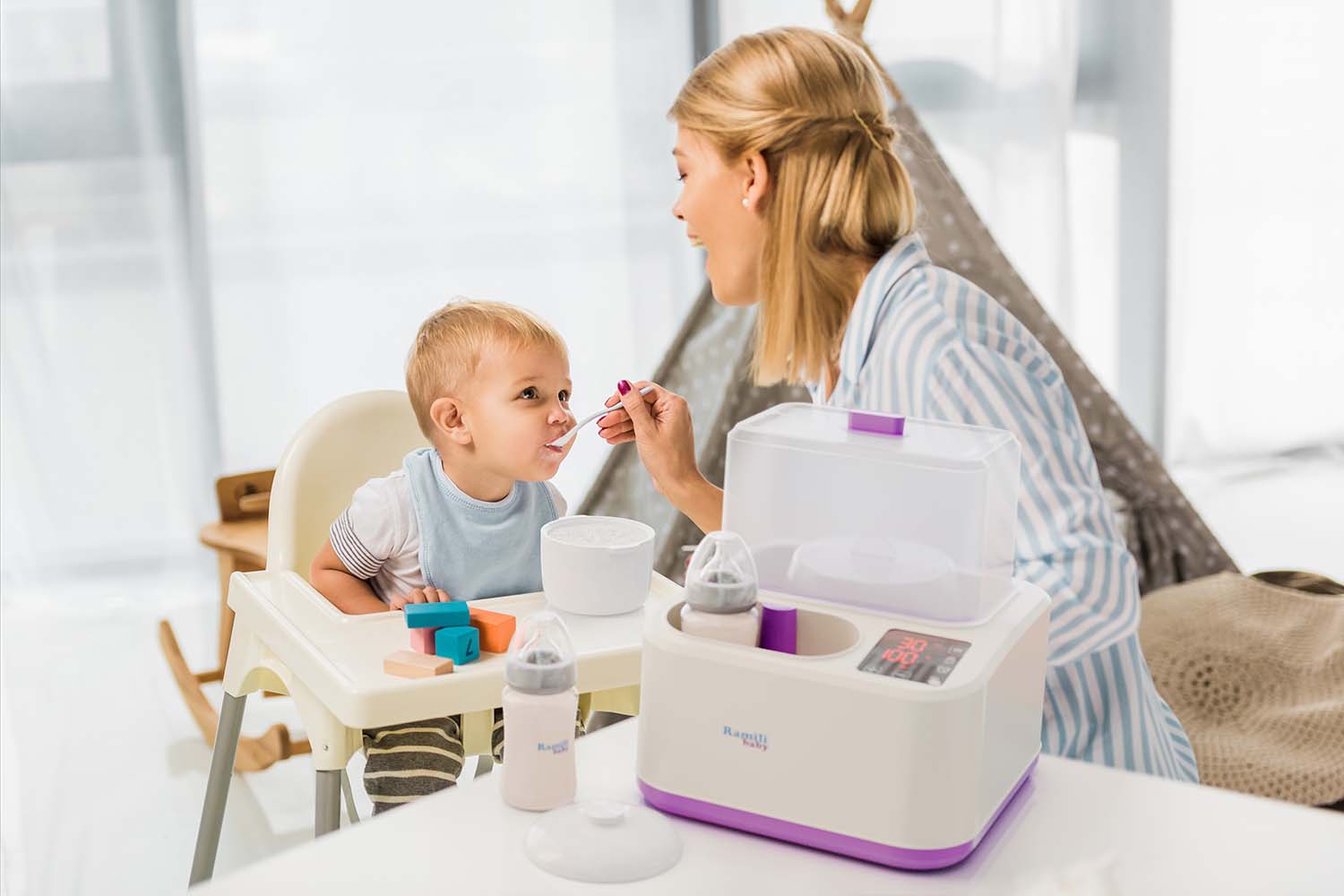 Стерилизатор-подогреватель и пароварка 8-в-1 Ramili Baby BSS300 + горшочек в подарок