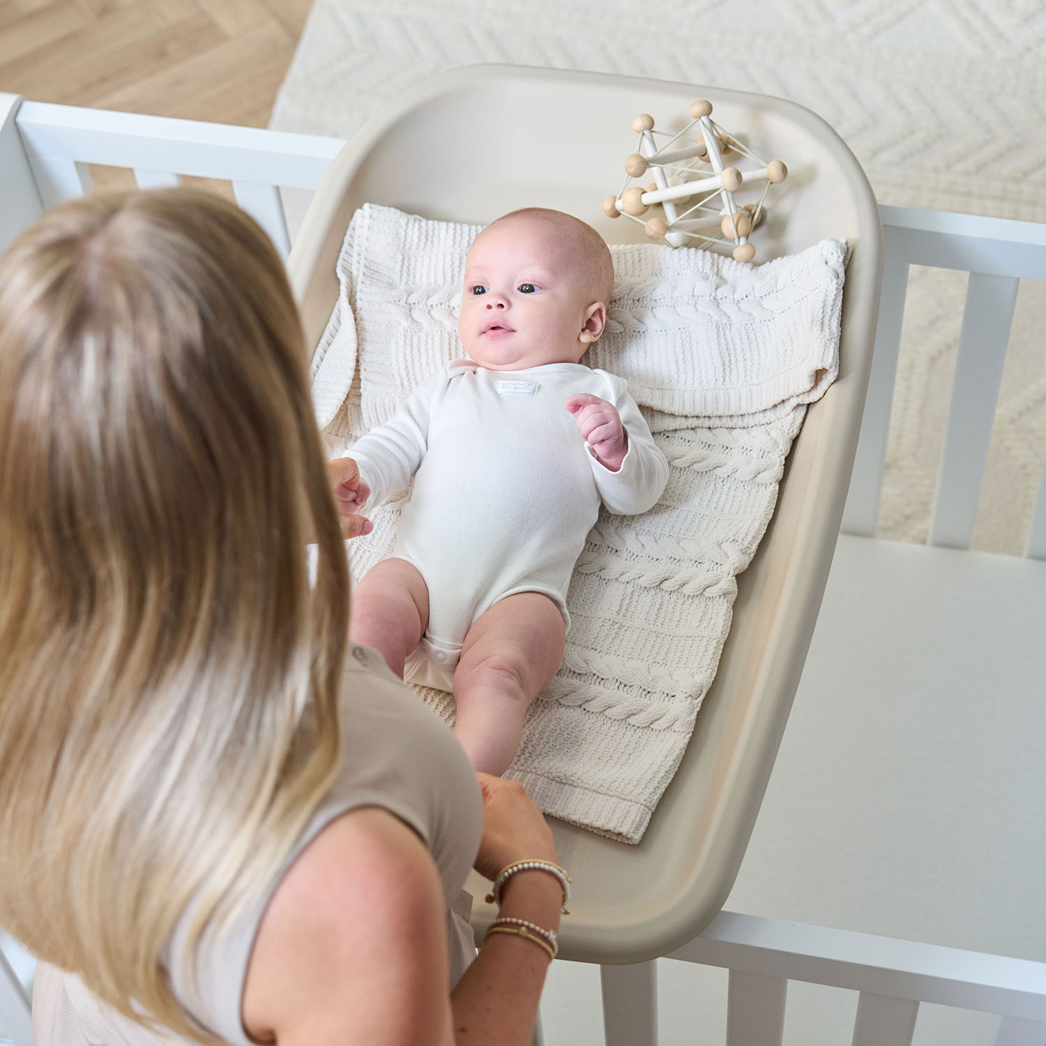 Пеленальная доска Tutti Bambini Cushi на жестком основании