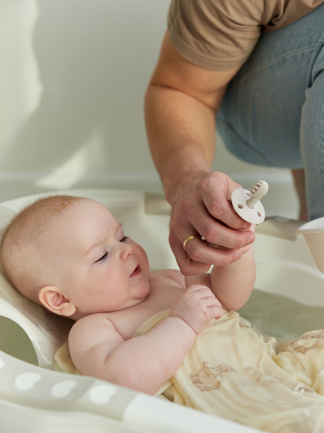 Ванночка детская Happy Baby Bath Comfort для купания новорожденных