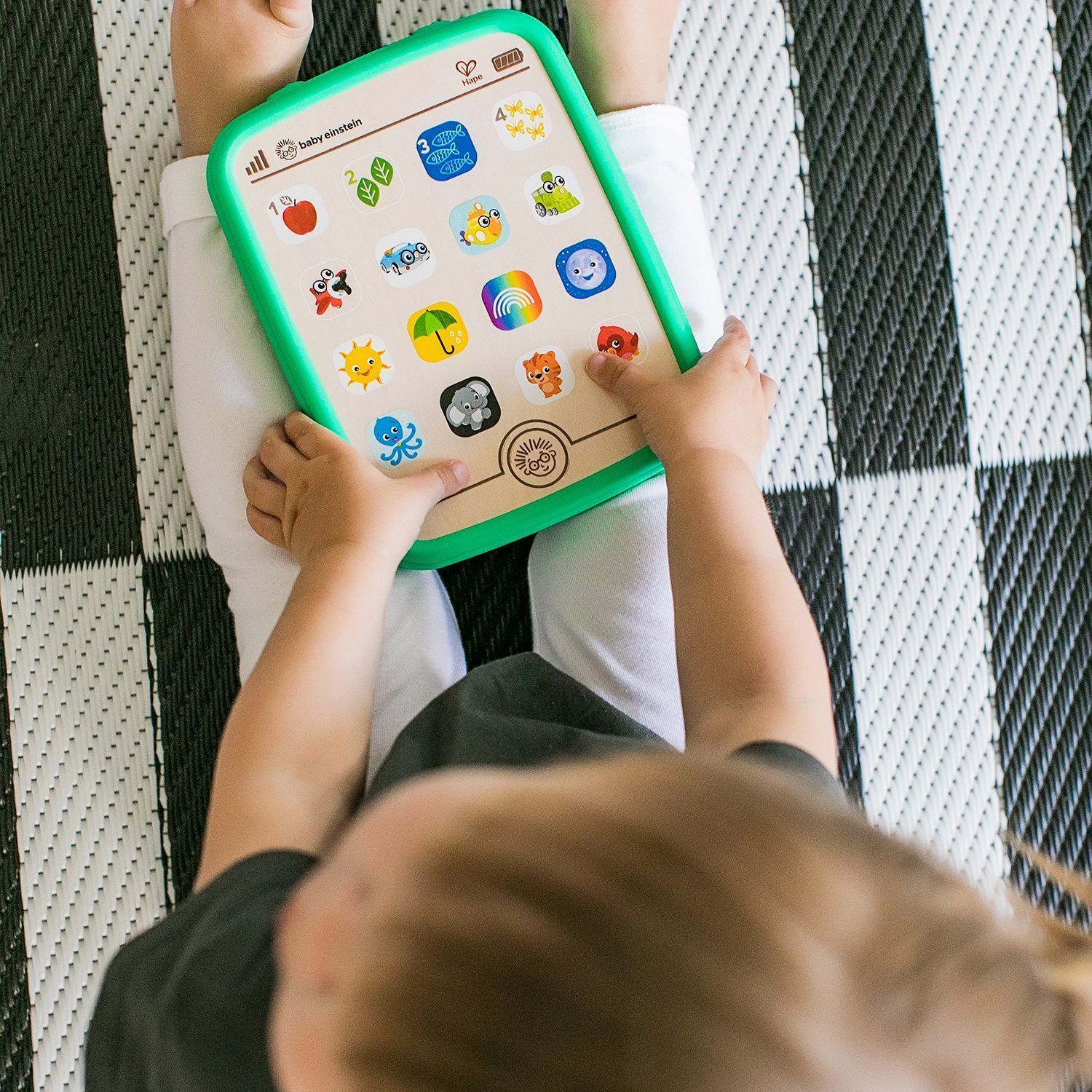 Музыкальная игрушка Hape «Планшет»