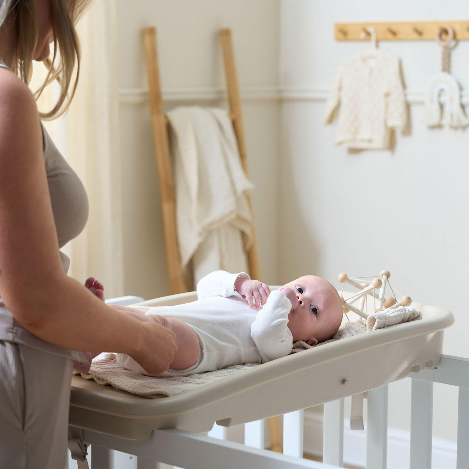 Пеленальная доска Tutti Bambini Cushi на жестком основании
