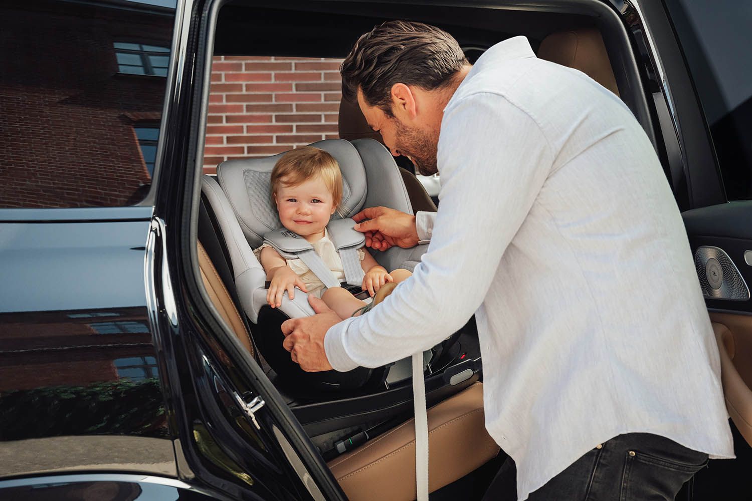Автокресло 0+/1 Britax Roemer Dualfix Pro M Lux