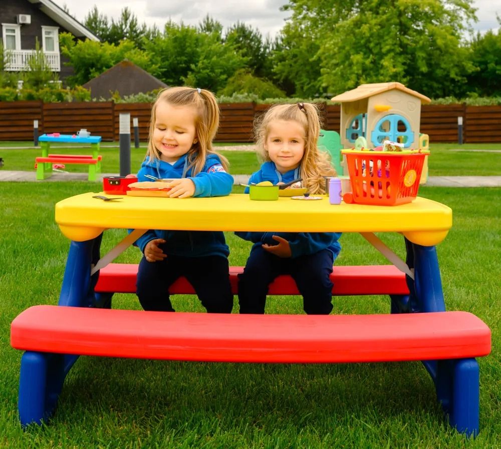 Стол садовый с лавочками UNIX Kids Garden Yellow PTGARDTB100