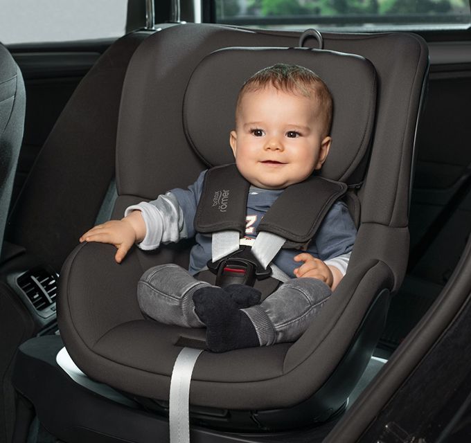 Автокресло 0+/1 Britax Roemer Dualfix Plus + вкладыш для комфорта