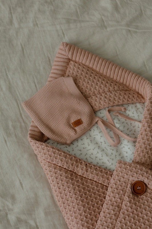 Шапка детская LoomKnits Elf Пудровый