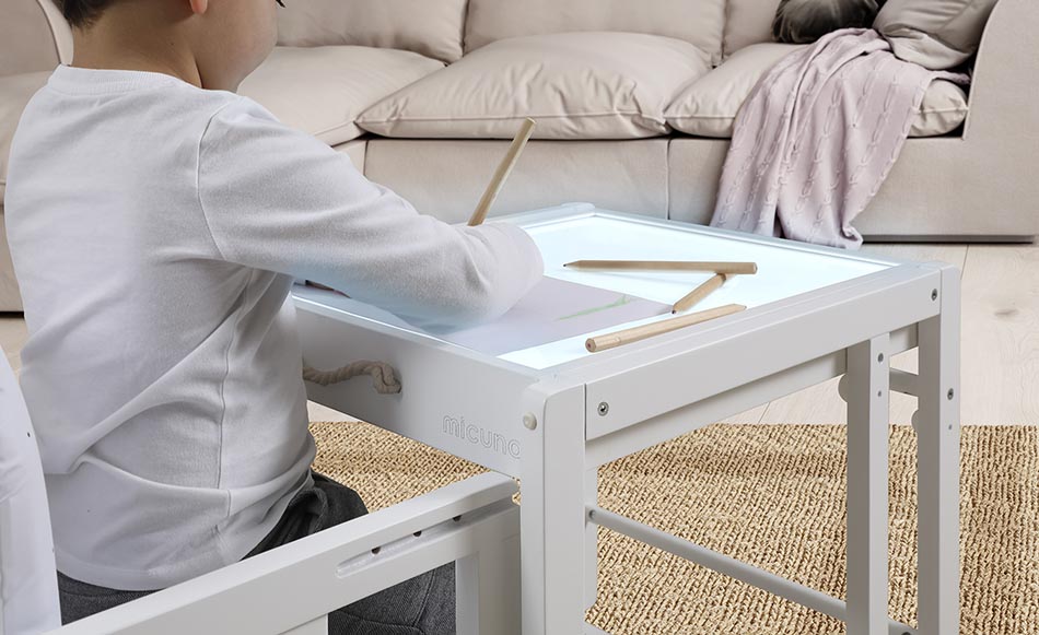 Стульчик для кормления Micuna Tik-Tak Light Box со световым коробом Витрина