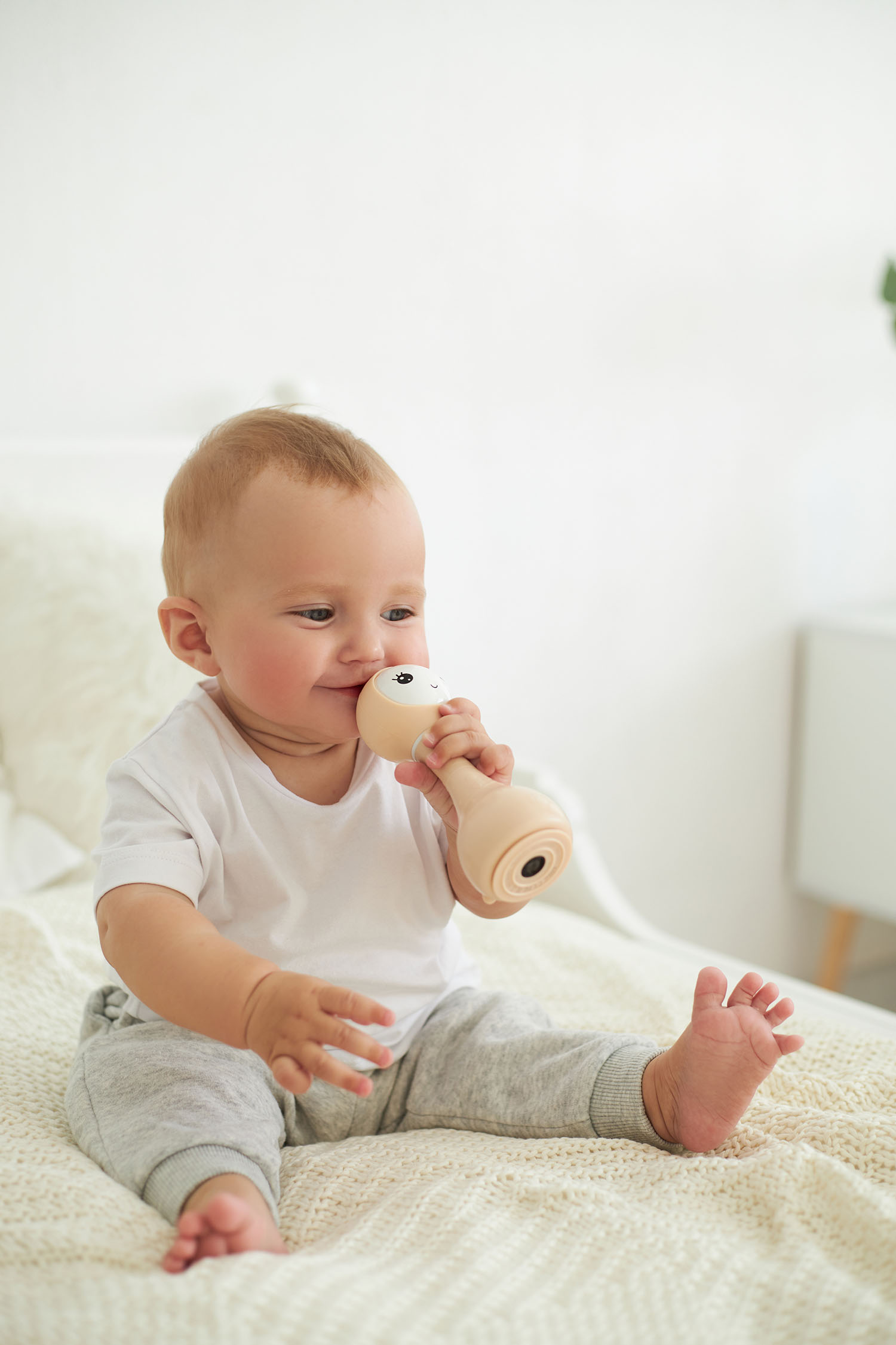 Музыкальная игрушка Alilo Умный зайка R1 бежевый 60407