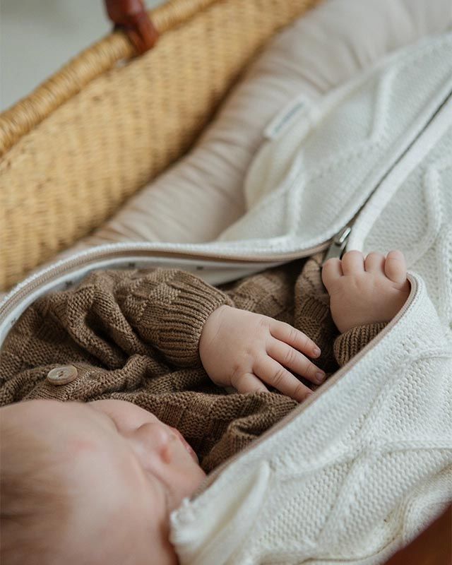 Кокон детский LoomKnits Oliver вязаный Кремовый