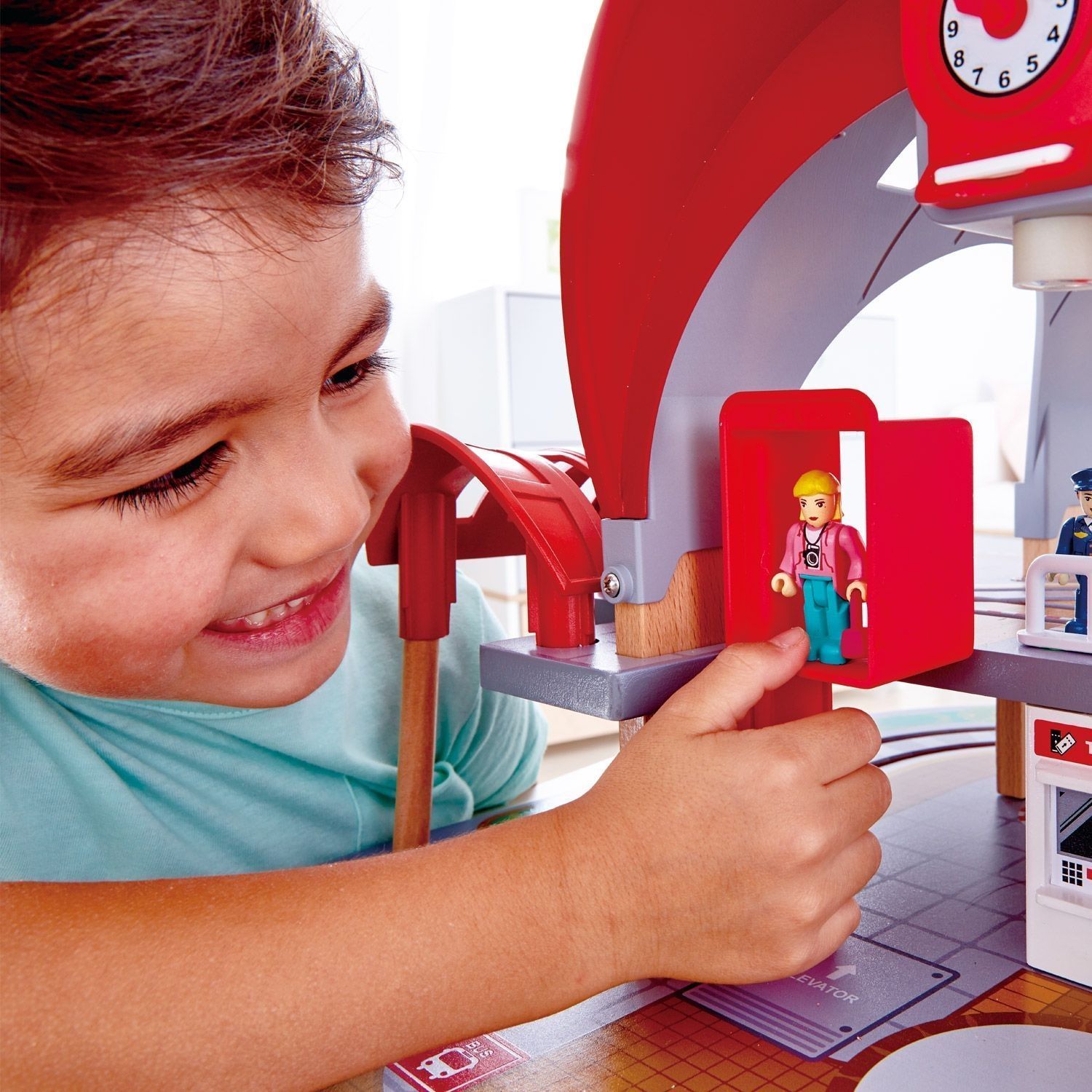 Игровой набор Hape «Станция Гранд Сити»