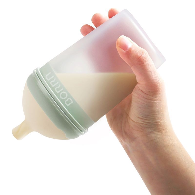 Бутылочка BORRN Baby Feeding Bottle из силикона со средним потоком 240 мл